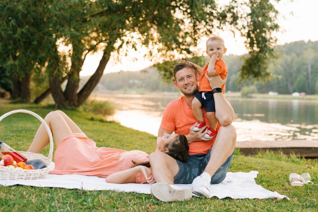 Zarządzanie działką nadwodną wiąże się z szeregiem regulacji prawnych mających na celu ochronę środowiska wodnego