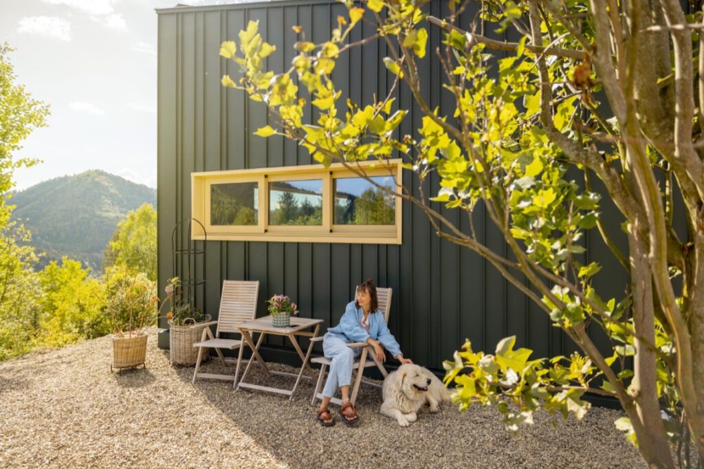 Mazury oferują szeroki wachlarz możliwości inwestycyjnych, od działek rekreacyjnych, przez tereny pod agroturystykę, aż po przestrzenie idealne pod budowę hoteli czy ośrodków wypoczynkowych